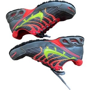 Nike WOMEN'S Coral/Gray Max Air Torch 4 Running Sneakers Size 9 U.S